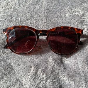 H&M dark tortoise shell sunglasses